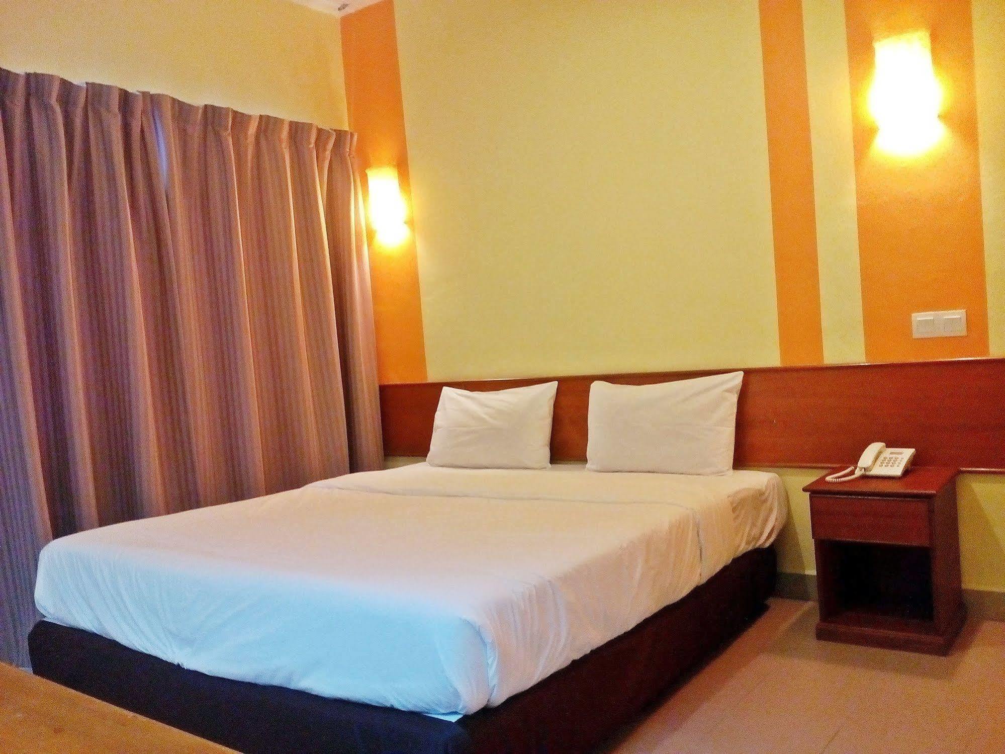 Sun Inns Hotel Sitiawan Exterior photo